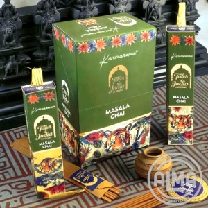 Masala Chai Tales of India sobre tapete con logo